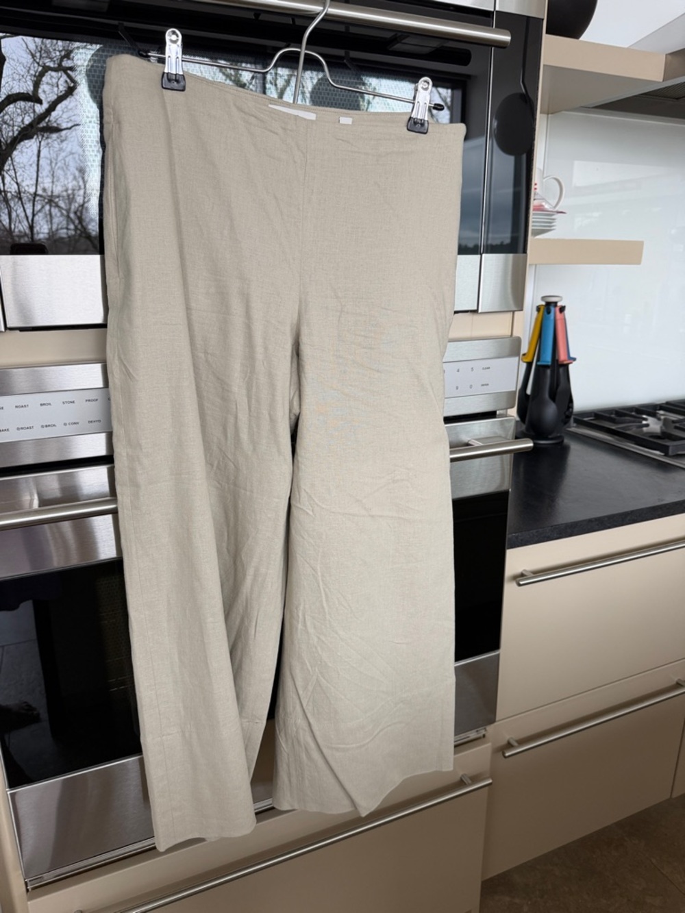 Vince Cream Textured Linen-Blend Pants